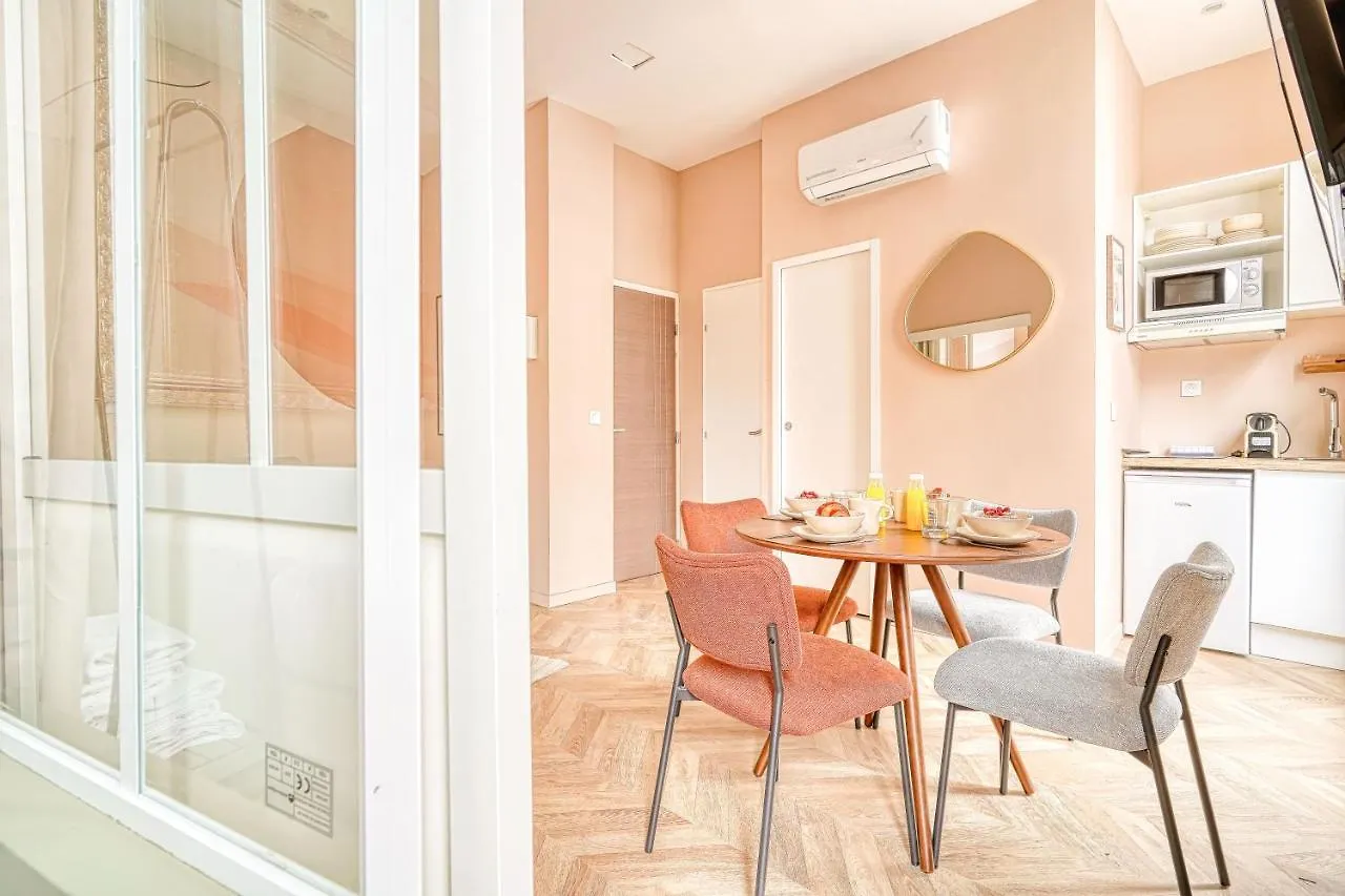 Apartment Appartement Place Du Marechal Juin - Gourgaud Paris