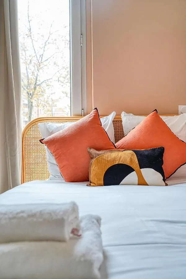 Appartement Place Du Marechal Juin - Gourgaud Paris Apartment