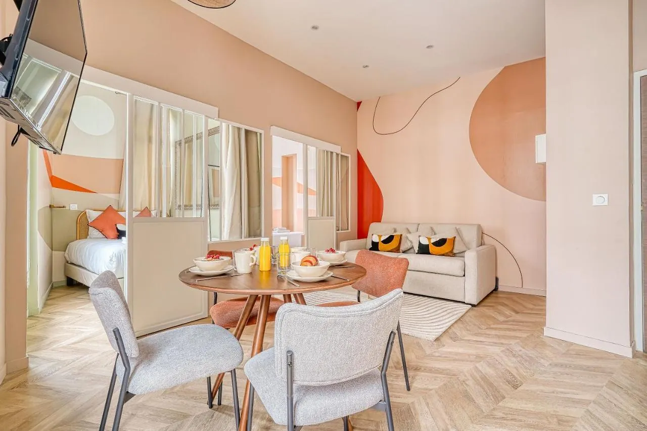 Appartement Place Du Marechal Juin - Gourgaud Paris France